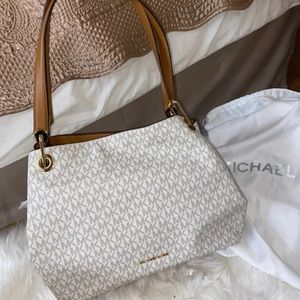 Brand new Michael kors purse *trading*